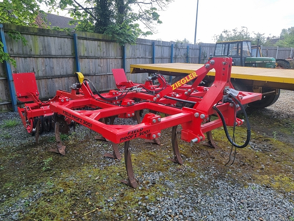 Chris Atkin & Son Ltd - Ziegler Field Profi 3001